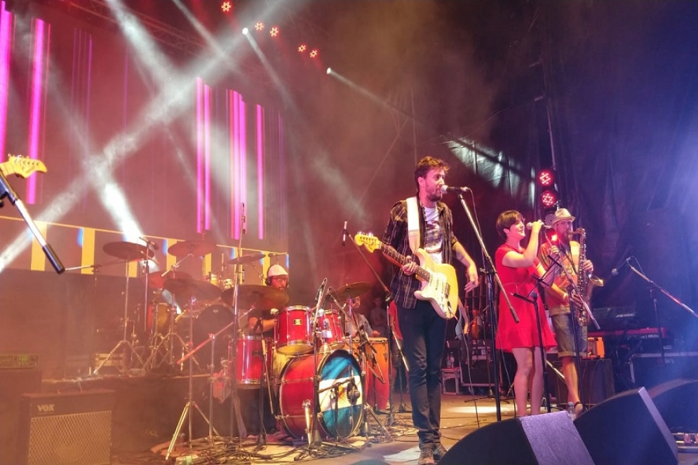 Los Tipitos cerraron la noche del s&aacute;bado.