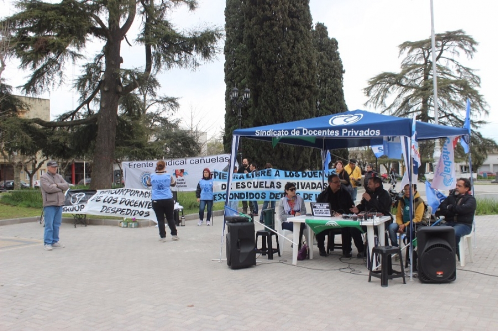 Gremios docentes realizaron una Radio Abierta