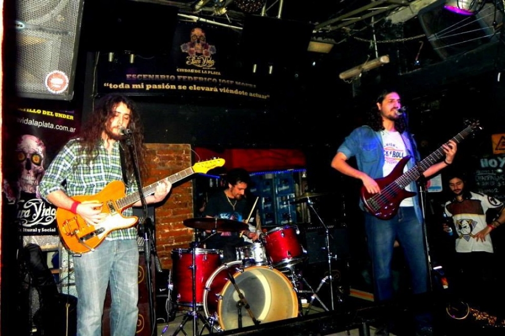 La banda public&oacute; diez canciones que fueron grabadas en agosto de 2014.