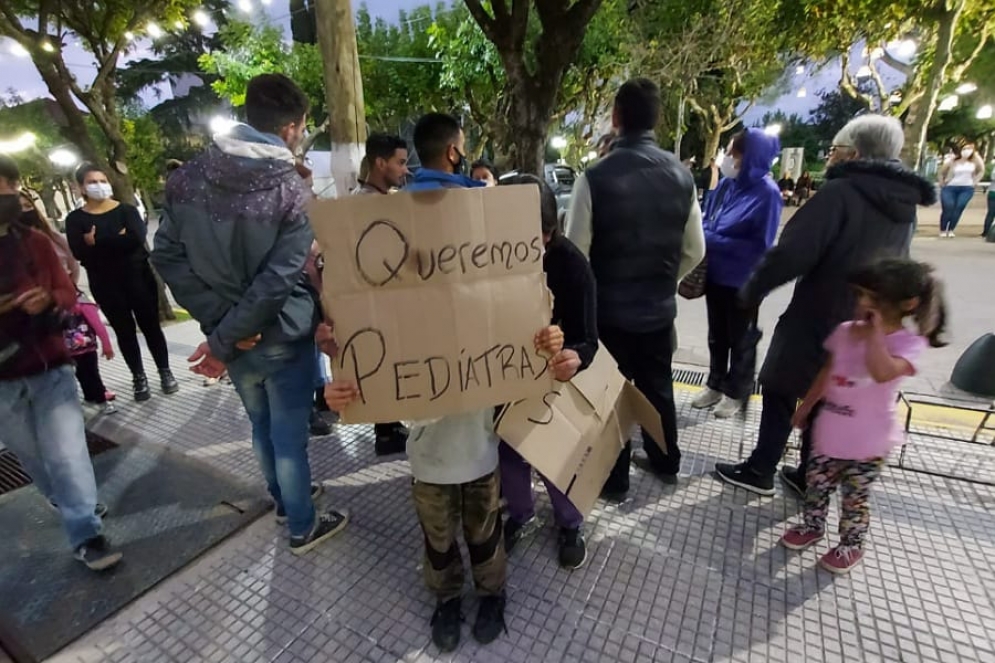 La movida se viraliz&oacute; en las redes sociales, y reuni&oacute; a poco m&aacute;s de 20 personas.