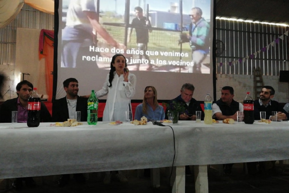 Ayelen Rasquetti en el medio de su discurso.