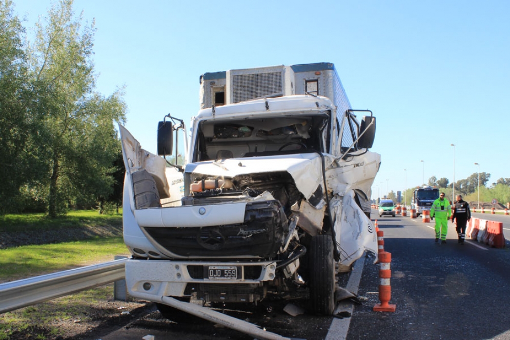 Triple choque en la Autopista
