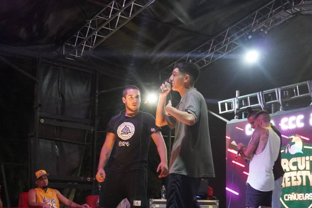 Se acercaron muchos j&oacute;venes de diferentes partes del distrito. 