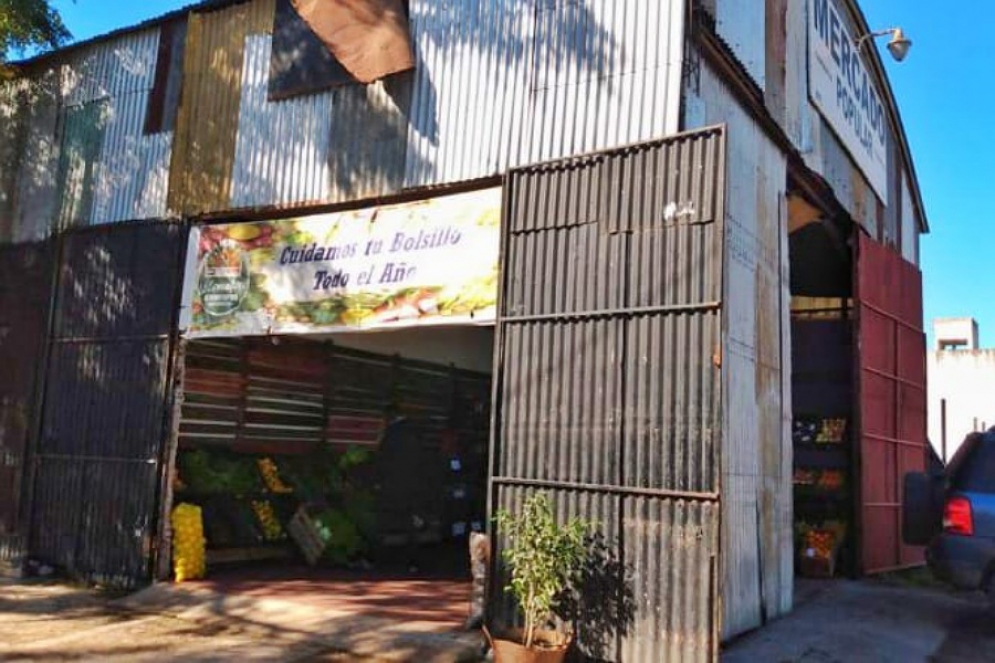 El delincuente lleg&oacute; en una bicicleta playera roja, sin mediar palabra golpe&oacute; a la encargada de la verduler&iacute;a.