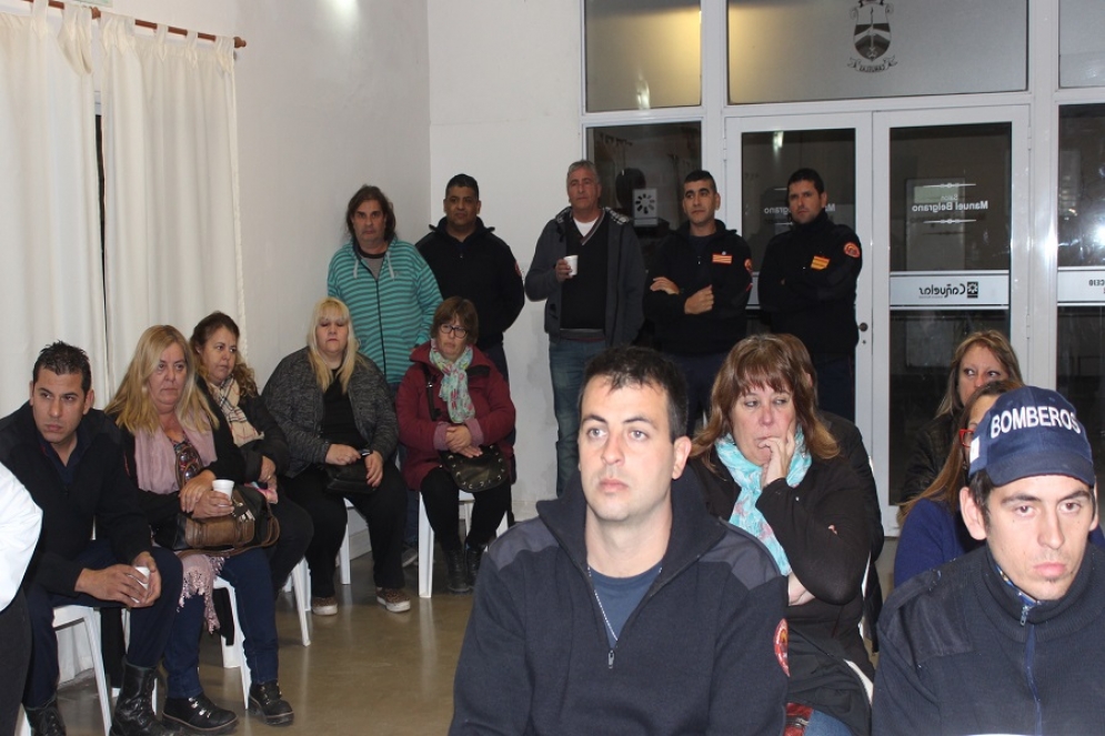 El cuerpo activo y parte de la Comisi&oacute;n Directiva sigui&oacute; de cerca el debate. 