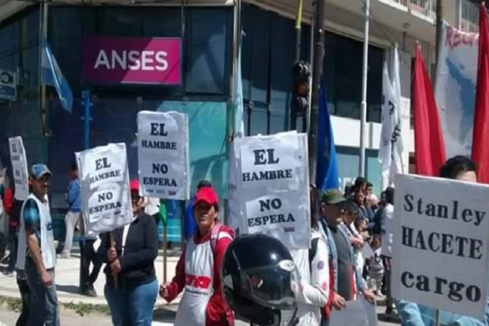 Jornada de protesta en la sede ANSES