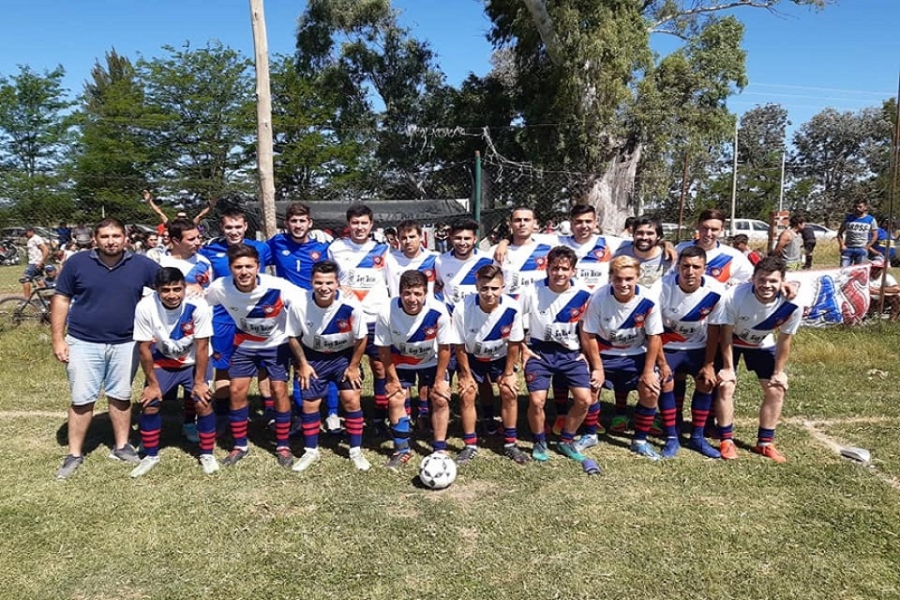 San Lorenzo de Ca&ntilde;uelas recauda fondos para participar de un torneo en Uruguay