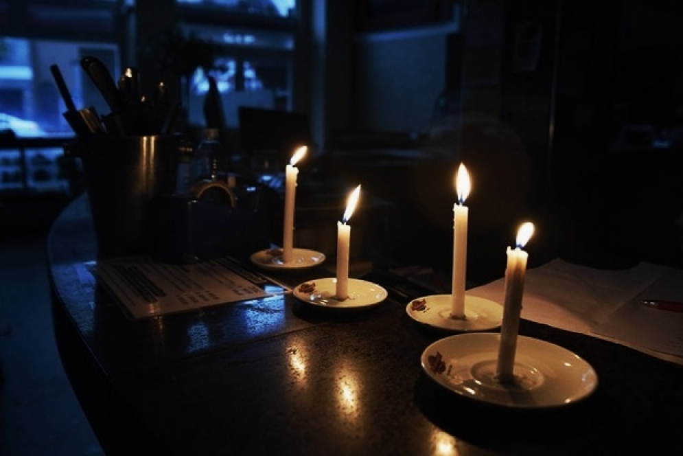 Los vecinos ya pasaron tres noches a la luz de las velas. 