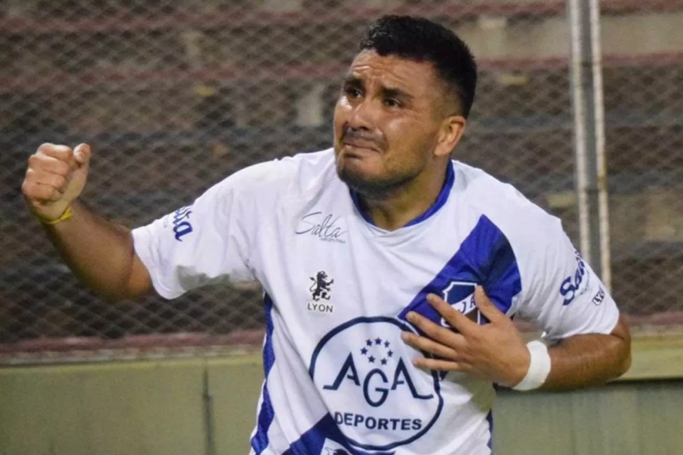 Defendiendo la casa de Juventud Antoniana de Salta.