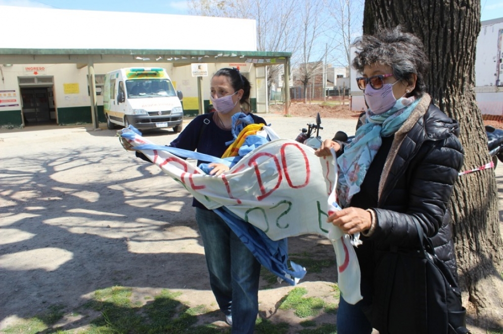 La secretaria General de ATE Ca&ntilde;uelas, Graciela Perazzo (der.), particip&oacute; de la convocatoria.