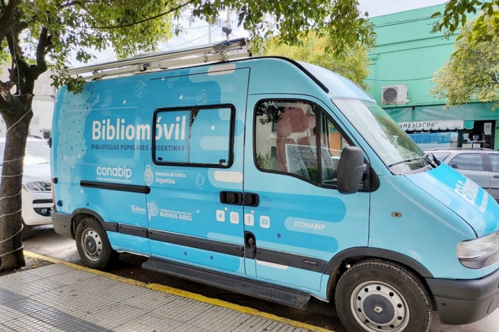 Lleg&oacute; la "Bibliom&oacute;vil" a Ca&ntilde;uelas