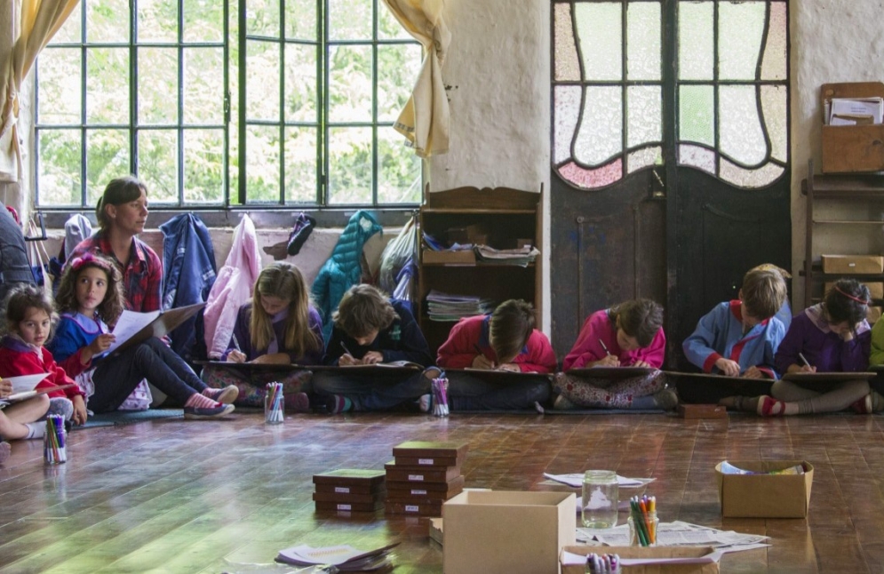 Actualmente, hay 33 escuelas experimentales en la Argentina: doce en Buenos Aires, 10 en Tierra del Fuego, dos en Chubut, dos en Neuqu&eacute;n y una en C&oacute;rdoba, Santa Fe, La Pampa, Tucum&aacute;n, R&iacute;o Negro, Jujuy y Salta. 