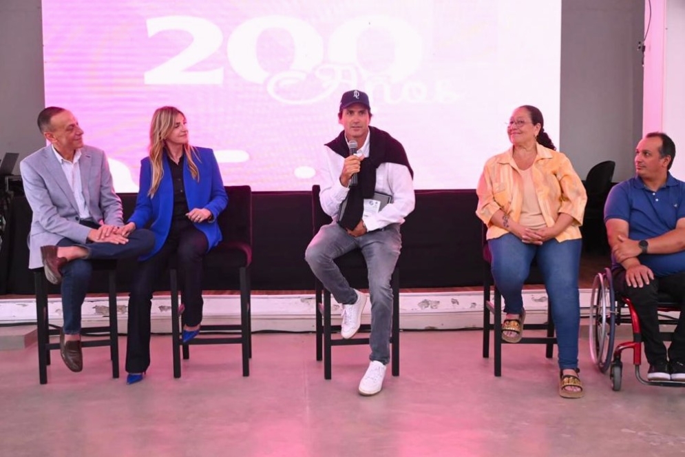Cambiaso junto a la intendenta Marisa Fassi, y el administrador de Vialidad Nacional, Gustavo Arrieta.