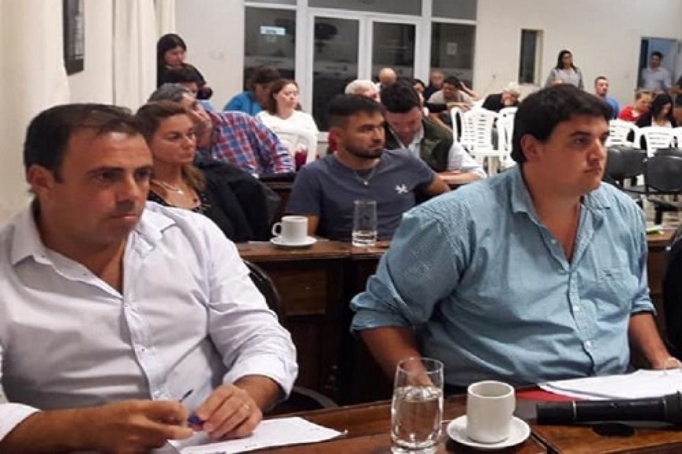 Duhalde e Iturmendi juntos en el Concejo Deliberante. 