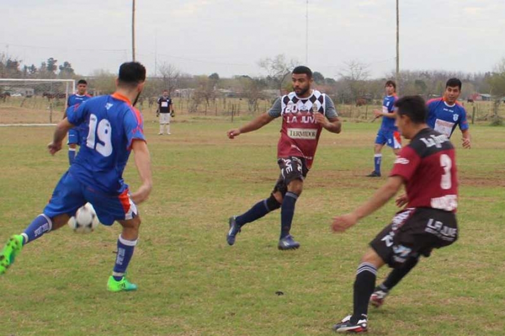 Liga de F&uacute;tbol: La Academia lleg&oacute; a la punta desde el banco