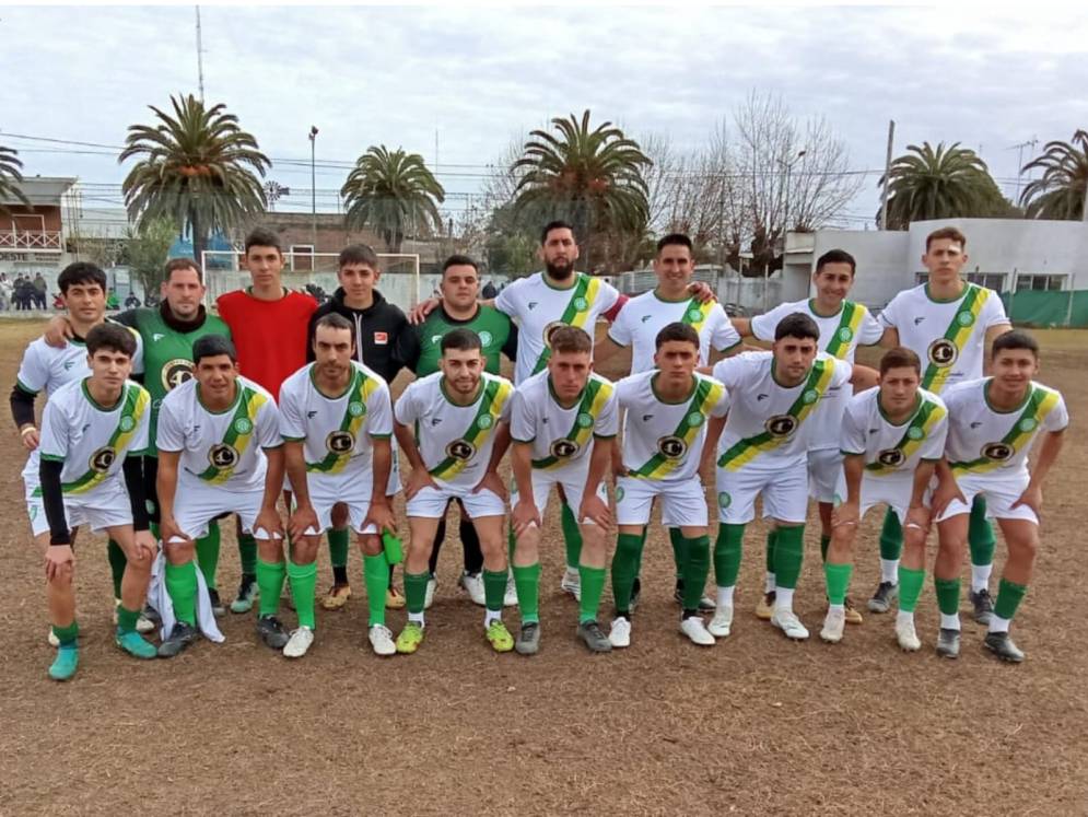 El "furg&oacute;n" termin&oacute; defendiendo el resultado con nueve. 