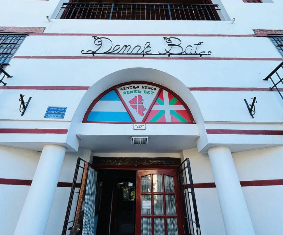 Centro Vasco Denak Bat.