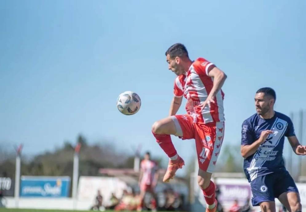 Guelfi intent&oacute; aportar juego siempre. Ph: David&nbsp;Nieva.