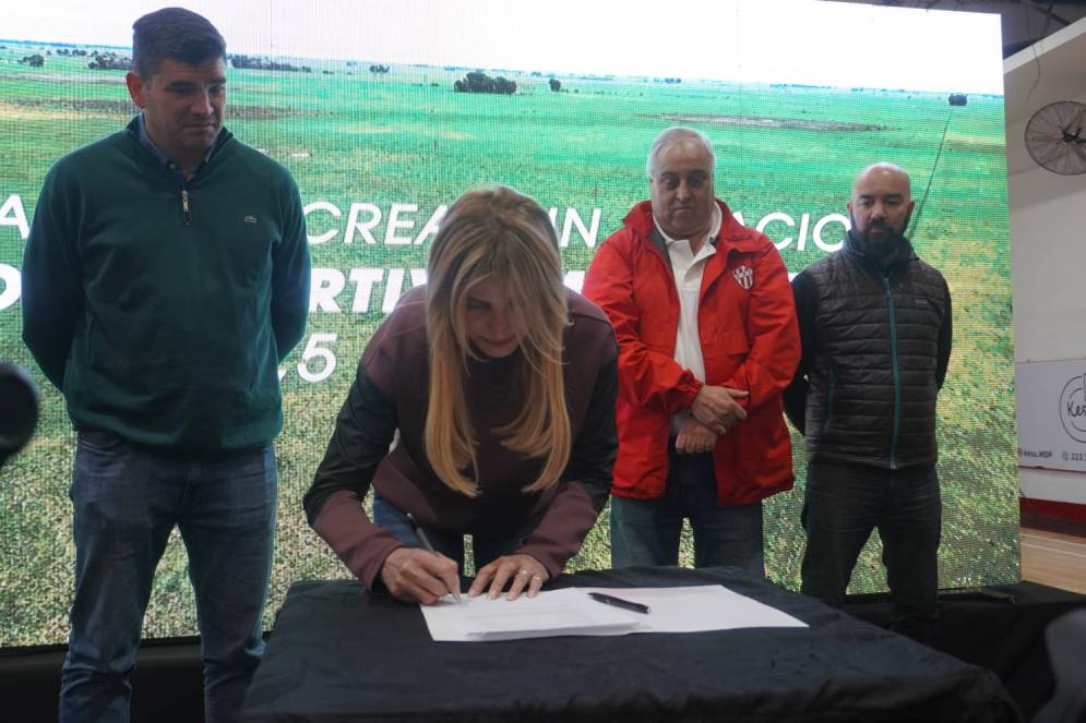 Reconocieron a la delegaci&oacute;n de los Juegos Bonaerenses, a quienes participaron del curso de DT y a equipos campeones de diversas disciplinas.