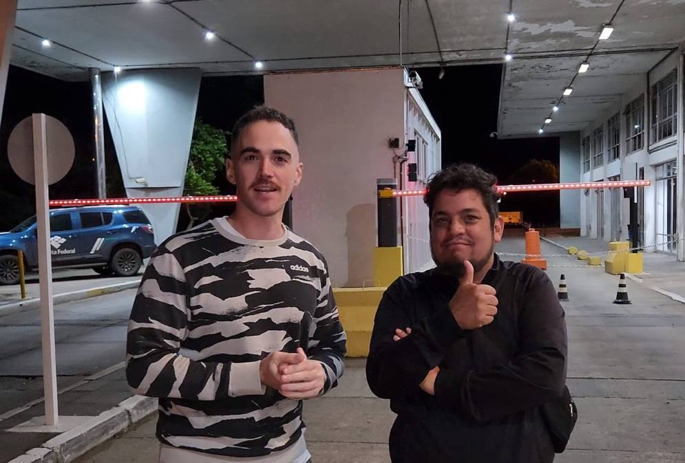 Nico y "La Negra" en el cruce fronterizo.