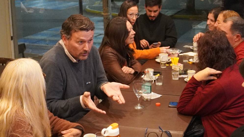 Se mostr&oacute; secundado por quienes lo acompa&ntilde;an en su proyecto hace a&ntilde;os.