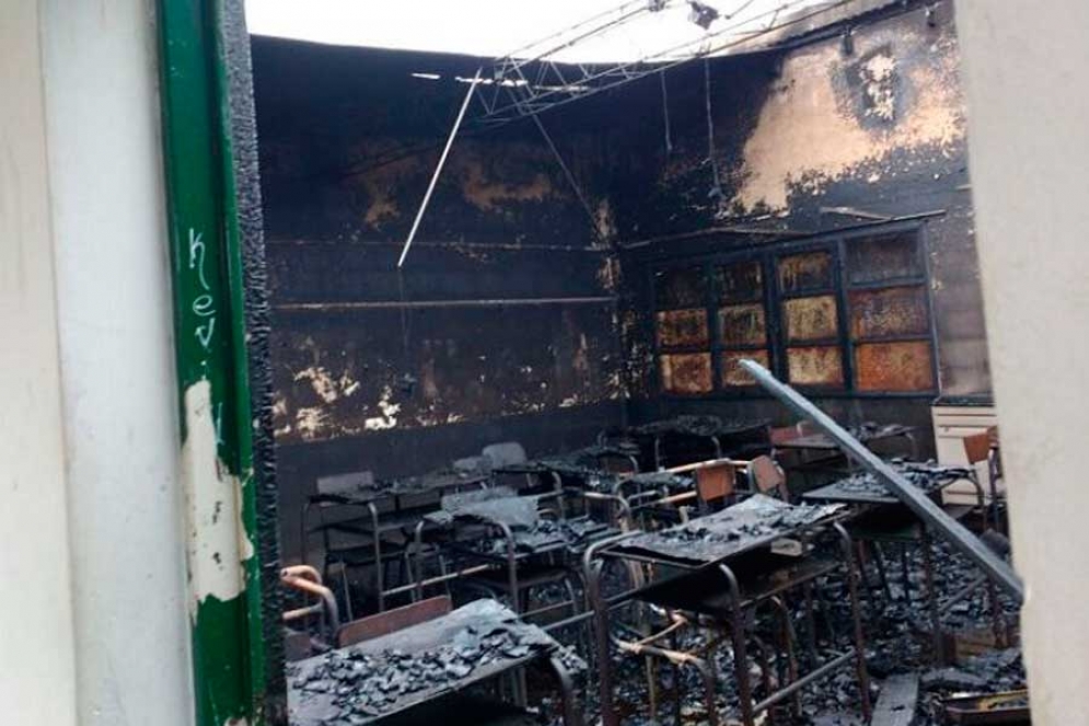 Con mucha inquietud, desde el Consejo Escolar aseguraron que no se avanz&oacute; en ninguna obra a ra&iacute;z del incendio que sufri&oacute; la escuela N&ordm; 16 de Santa Rosa.