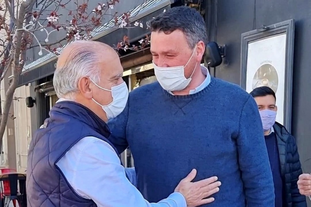 La agenda en Ca&ntilde;uelas incluy&oacute; una visita al Parque Industrial.